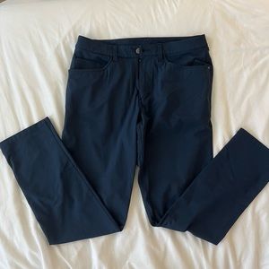 Lululemon Men’s Navy Pant - SIZE 31